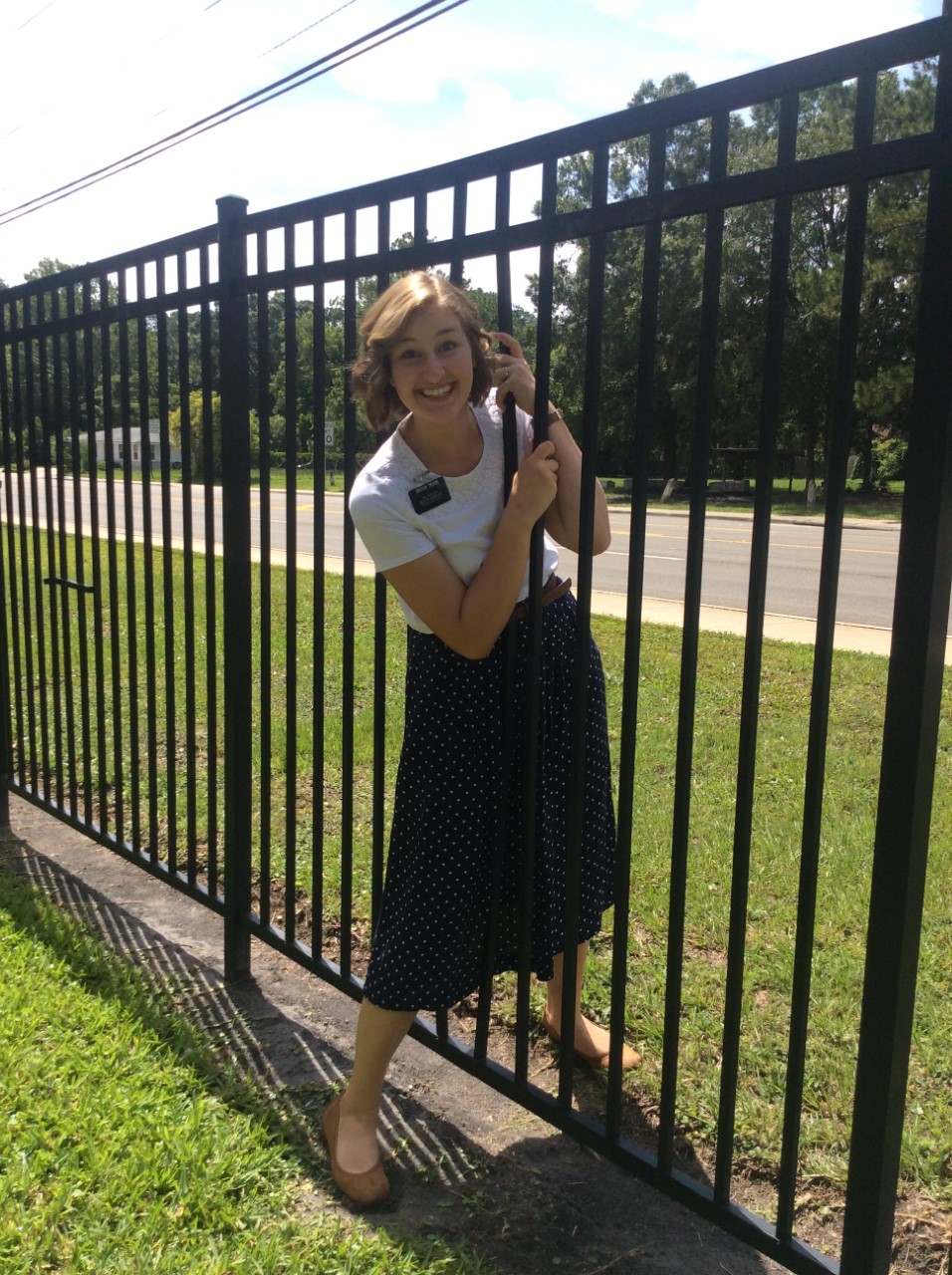 0635 Sister Tryon through fence